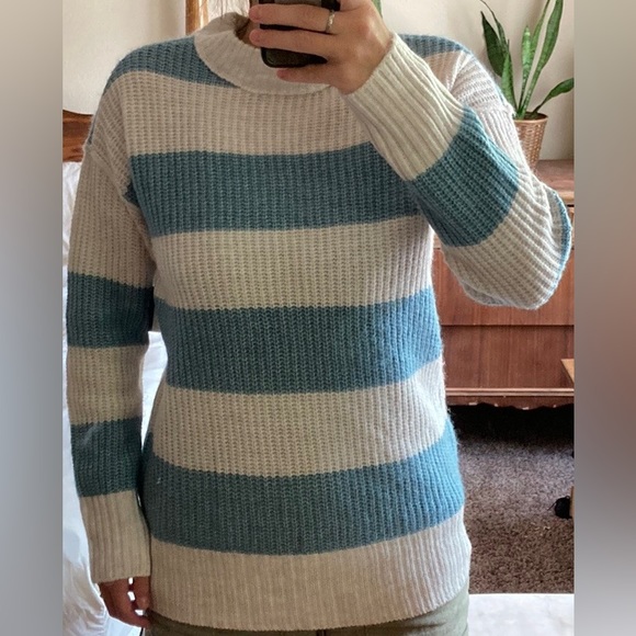 NWT Arizona jean blue and white striped sweater. - Picture 4 of 4
